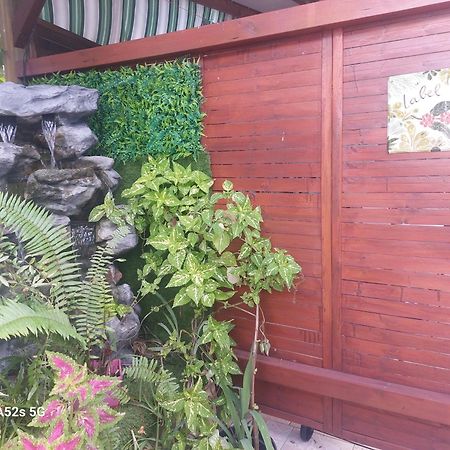 Label Kafe Apartment Bouillante Luaran gambar