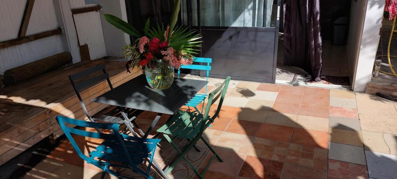 Label Kafe Apartment Bouillante Luaran gambar